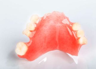 Clínica Dental Doctores Viloria Prótesis parcial de acrílico